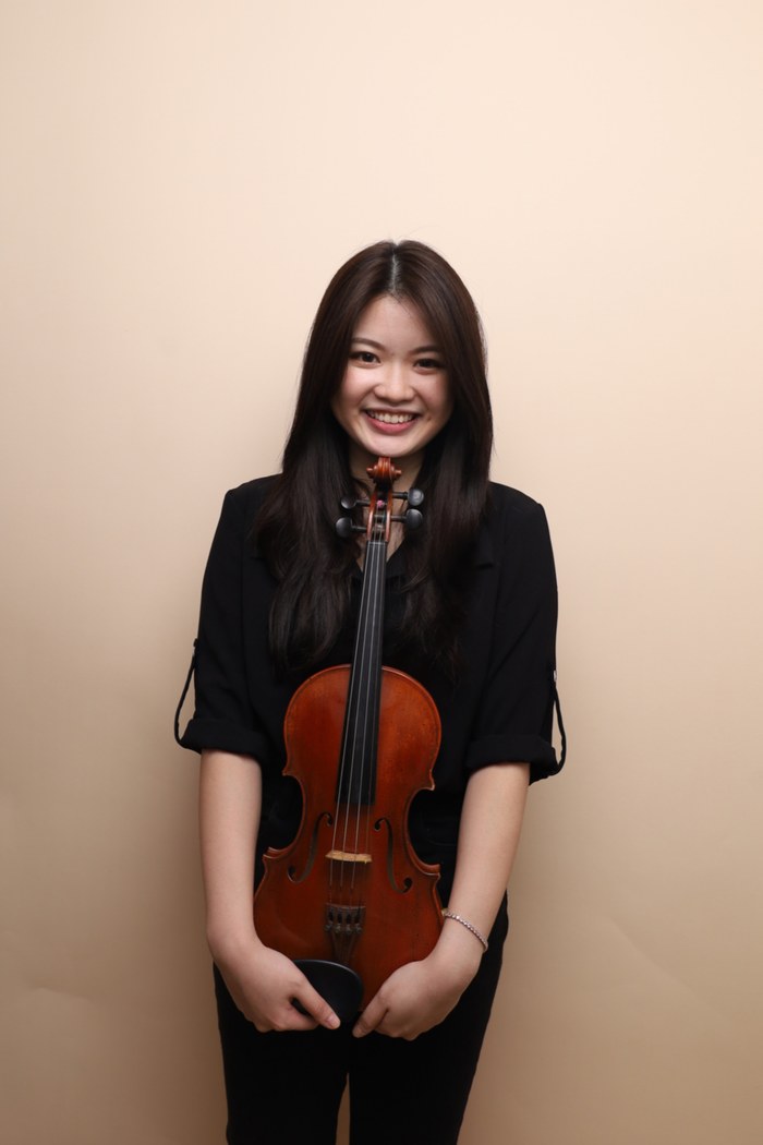 A Bowed Strings violin instructor